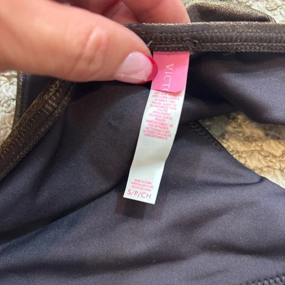 Brand new without Tags Victoria’s Secret Gold and Black Metallic Bikini Bottom S - Picture 7 of 8